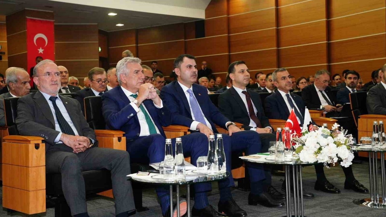 Bakan Kurum: "Yıl sonunda 81 ilimizde yeni bir sosyal konut projesi başlıyoruz"