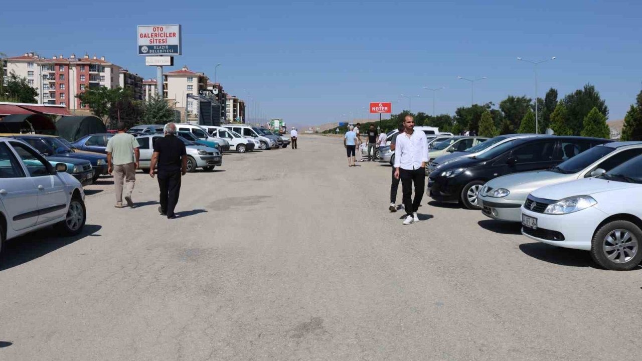 Elazığ ikinci el oto pazarında araç çok, alıcı yok
