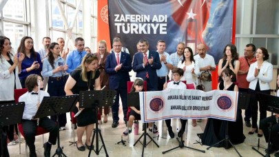 Bakan Tekin: "‘LGS’den pis koku geliyor’ diyorlar, o koku CHP’li belediyelerin rüşvetle yargılandıkları sürecin içerisinden geliyor"