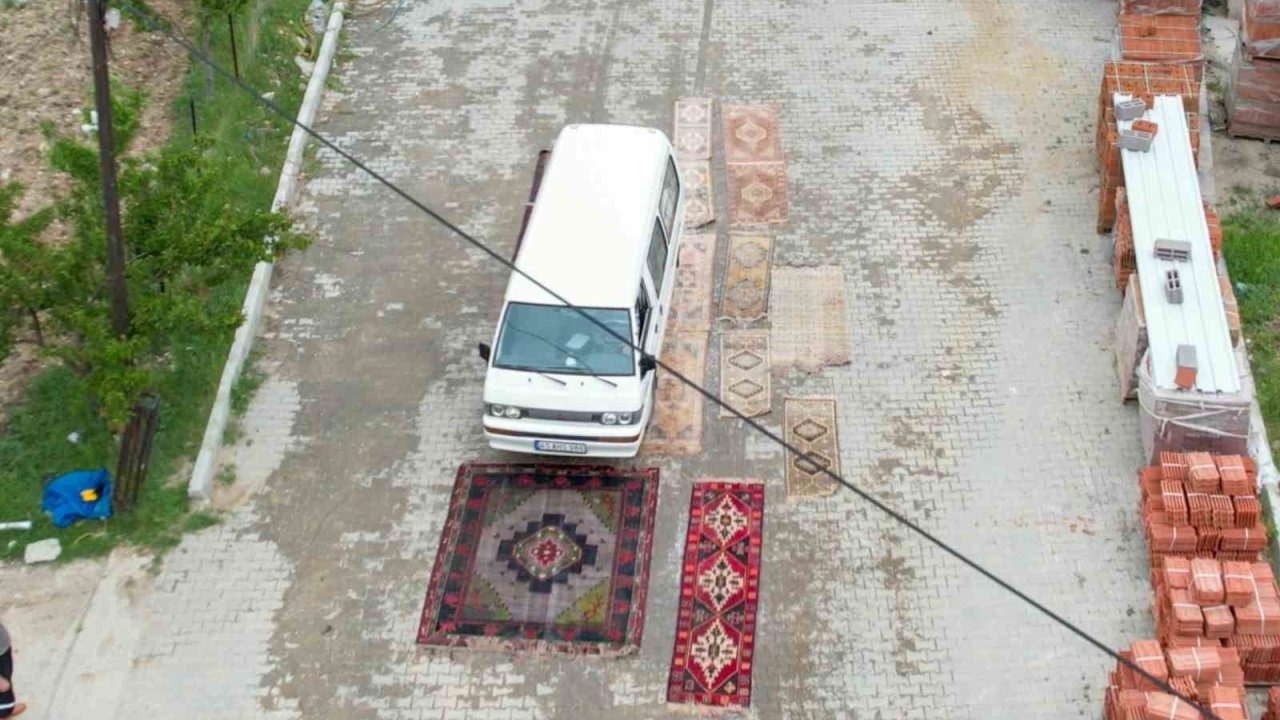 Manisa’da şaşkına çeviren halı eskitme yöntemi