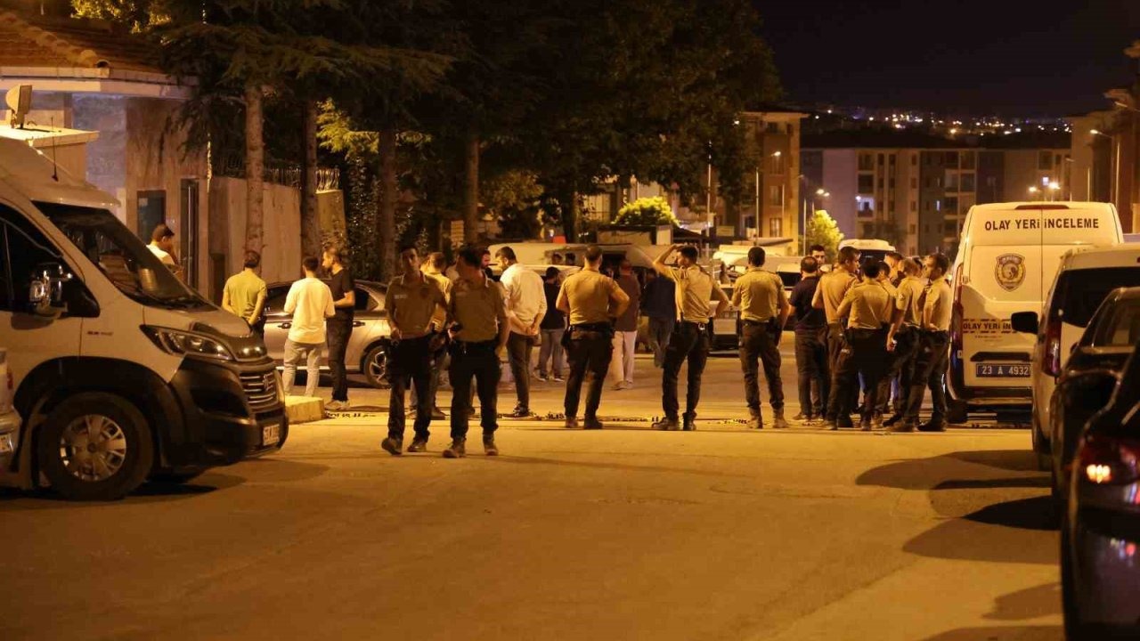 Elazığ’da iki aile arasında bıçaklı kavga : 3 yaralı