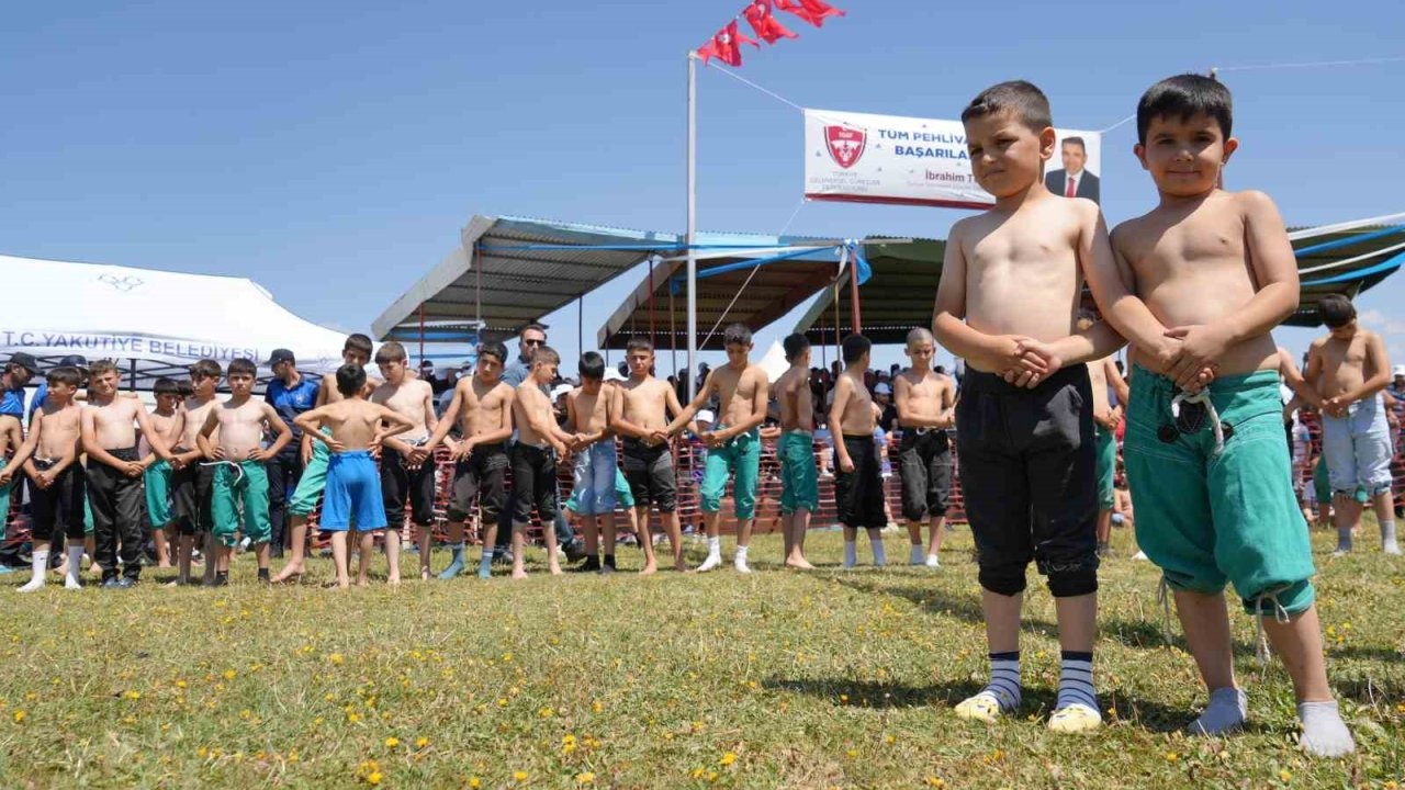 Erzurum Ovası’nda güreş festivali