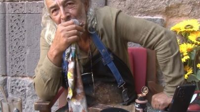 El sanatları ustasından gençlere çağrı: "Dijital ortamlar yerine el becerisi kazanın"
