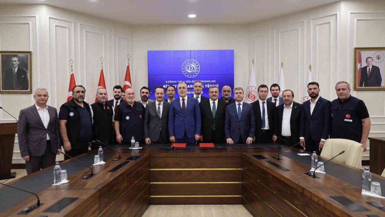 Bakan Işıkhan: "11 hizmet kolunun tamamında imzalarımızı attık"