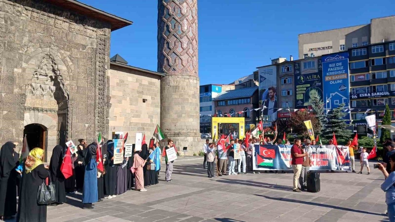 Hekim ve sağlıkçıların Erzurum’daki 93 haftalık sessiz yürüyüşü sürüyor