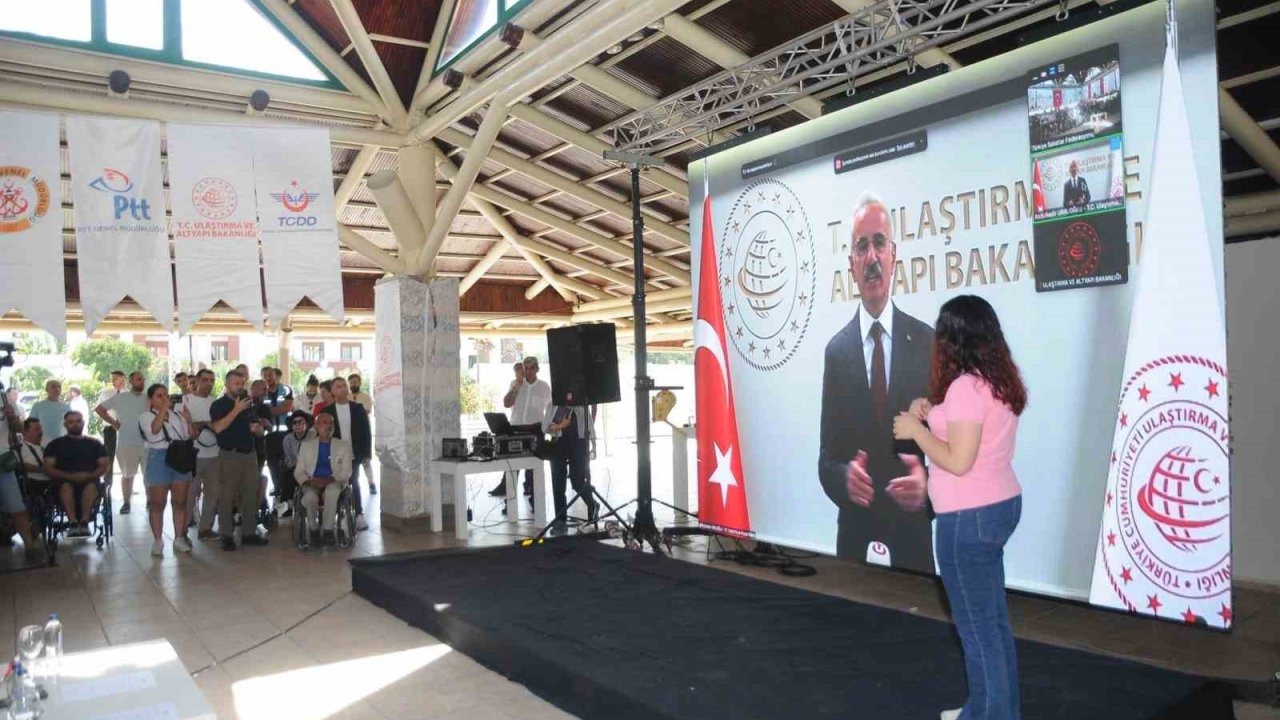 Bakan Uraloğlu: "10 yılda 9,3 milyon engelli demiryollarında ücretsiz seyahat etti"