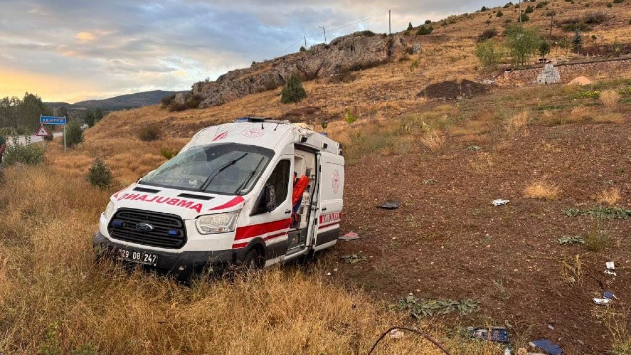 Gümüşhane’de ambulans takla attı: 3 sağlık personeli yaralandı