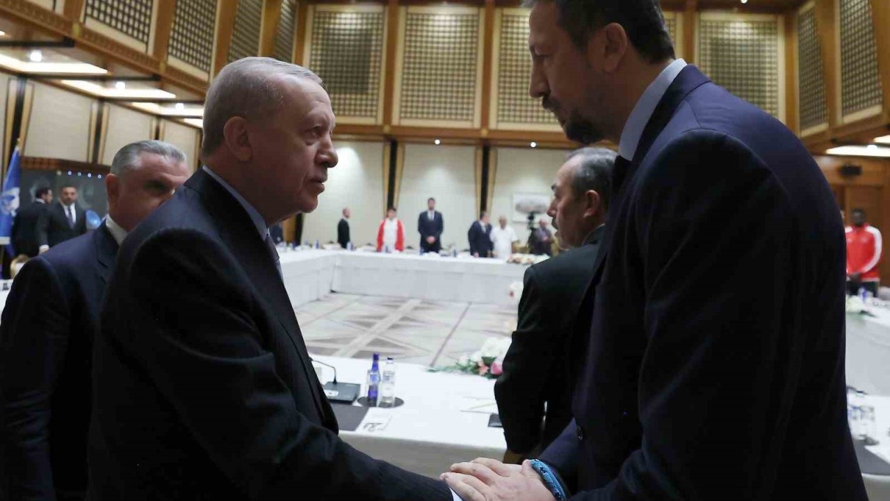 Cumhurbaşkanı Erdoğan, Türkiye A Milli Erkek Basketbol Takımını kabul etti
