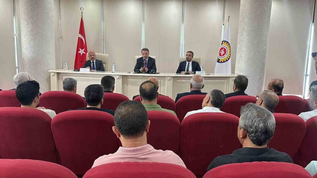 Bakan Bayraktar: "Adıyaman üretim, enerji ve tarımda öncü şehir olacak"