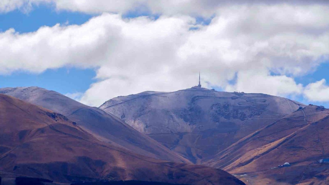 Erzurum’da gece sıcaklık -4,7 dereceye kadar düştü