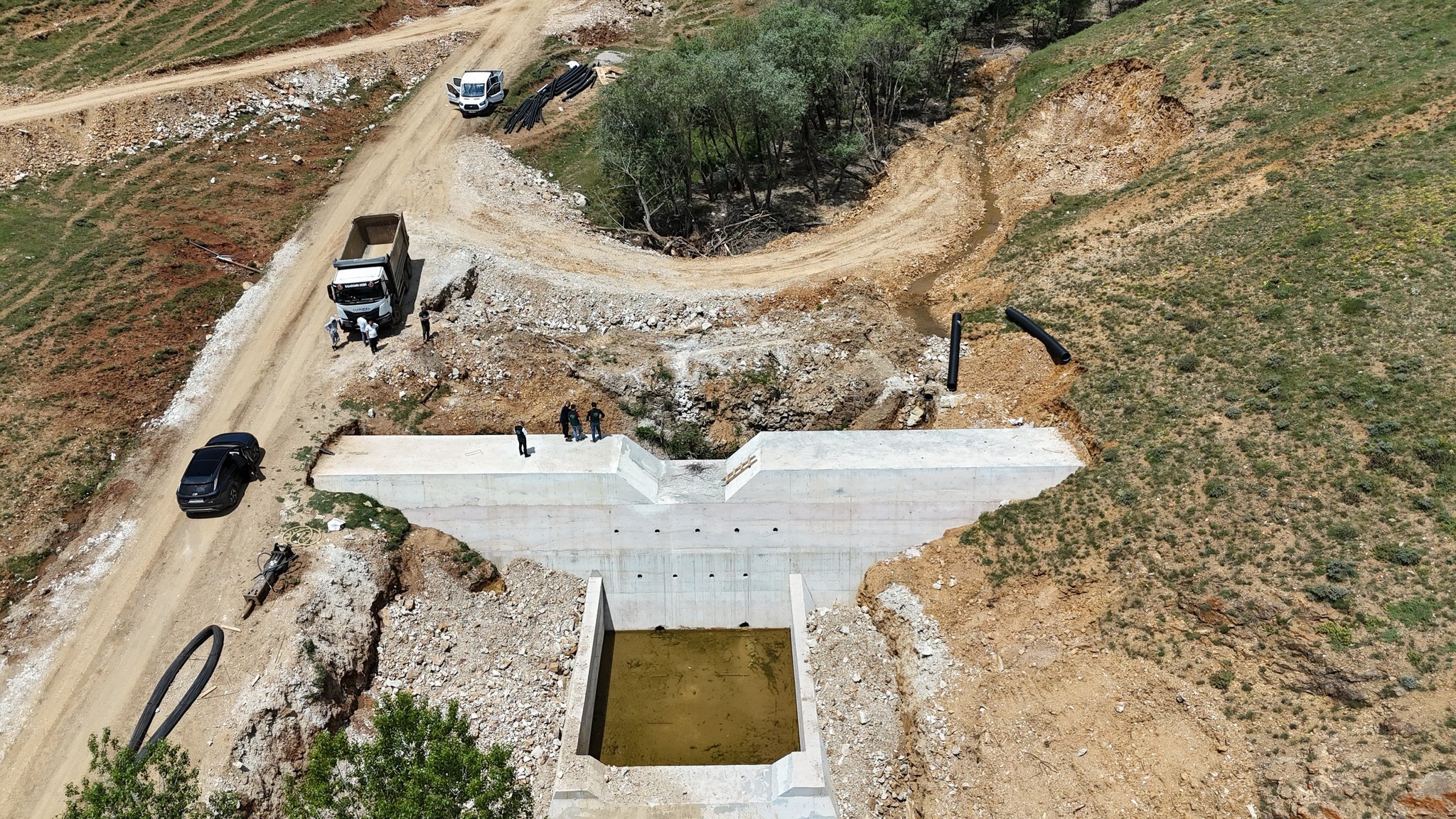 Yukarı Dikmetaş köyünde taşkın kontrol inşaatı sürüyor
