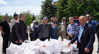 Bayburtlu çiftçilere yüzde 40 devlet destekli tohum dağıtımı yapıldı
