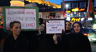 Bayburt'ta 'Filistin'e destek İsrail'e lanet yürüyüşü' düzenlendi