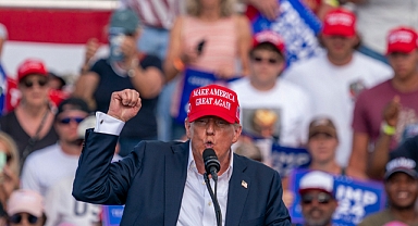ABD Yüksek Mahkemesi, Trump’ın anayasal yetkileri dahilinde yaptığı eylemlerde “mutlak dokunulmazlığa” sahip olduğuna hükmetti