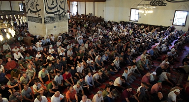 Edirne'de pehlivanlar cuma namazında buluştu