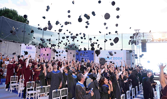 Sabancı Üniversitesi 22. dönem lisans ve 25. dönem lisansüstü mezunlarını verdi