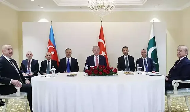 Türkiye, Azerbaycan ve Pakistan liderleri Astana'da Şanghay İşbirliği Teşkilatı Zirvesinde bir araya geldi