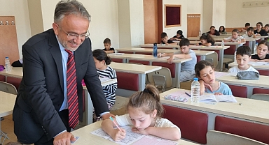 325 Öğrenci bilgilerini yarıştırdı...