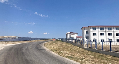 Asfaltı yok, dolmuş ise hiç uğramıyor!