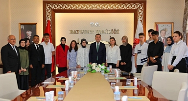 Başarılı öğrenciler ödüllendirdi