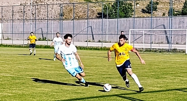 Bayburt Özel İdarespor ligdeki rakibiyle hazırlık maçı yaptı