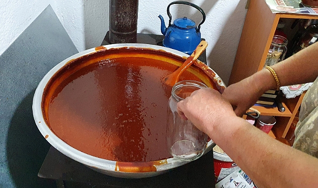 Bayburtlu kadınların kışlık gıda mesaisi başladı