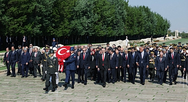Cumhurbaşkanı Erdoğan, 30 Ağustos dolayısıyla Anıtkabir’i ziyaret etti