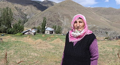 Fikriye Nine 72 yaşında köyüne muhtar oldu