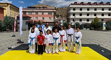 Gençlik ve spor festivali renkli görüntülere sahne oldu