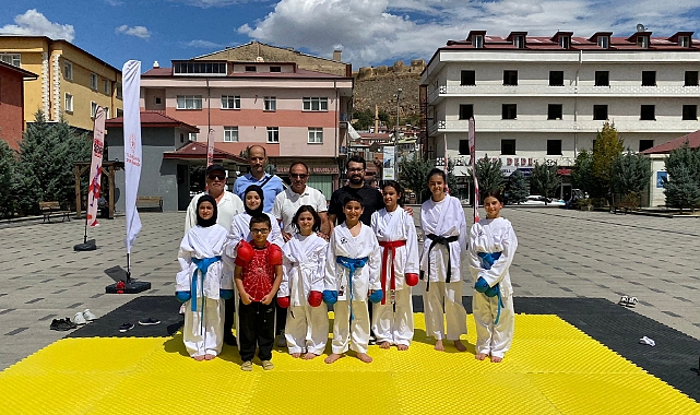 Gençlik ve spor festivali renkli görüntülere sahne oldu