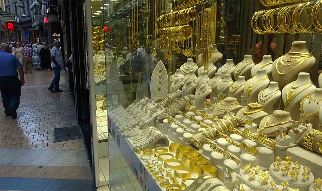 Altın yükselişini sürdürüyor