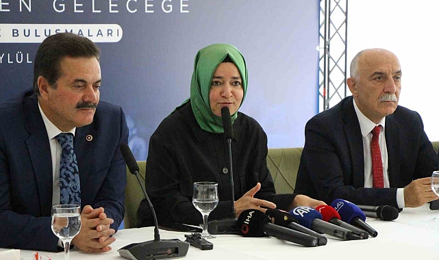 Fatma Betül Sayan Kaya: "Gittiğimiz illerde 'erken seçim mi var?' diye soruyorlar"
