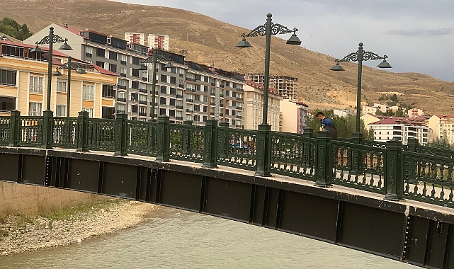 İkinci yaya köprüsü de hizmete girdi
