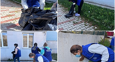 Öğrencilerden çevre temizliği