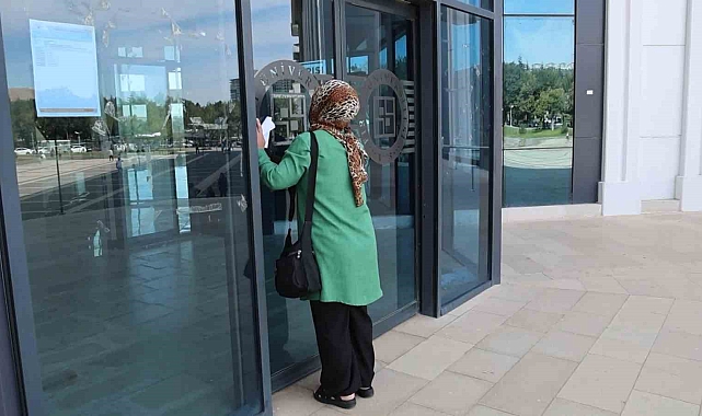 Sınava geç kalan aday: "Bir dakikacık ne olur, çok gecikmedim"