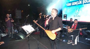 Ülkü Ocakları'ndan Ali Kınık konseri