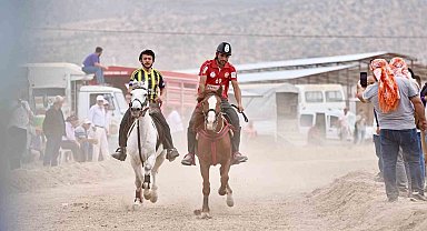 Büyükşehir Rahvan At yarışları nefes kesti