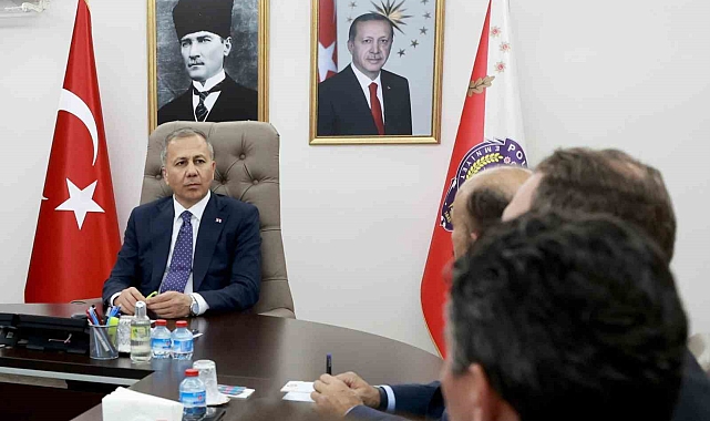 İçişleri Bakanı Yerlikaya: "Kadınlara şiddet uygulamaya kalkanlara, onların huzuruna kast edenlere rahat nefes aldırmayacağız"