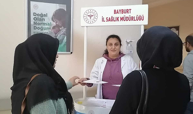 Sağlık çalışanları stant açtı