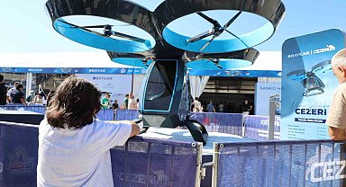 TEKNOFEST kapılarını açtı gençler teknolojiye akın etti