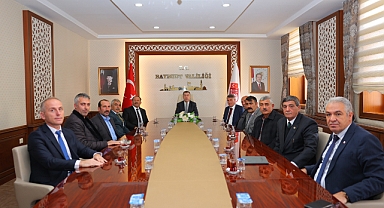 Vali Eldivan muhtarlarla bir araya geldi