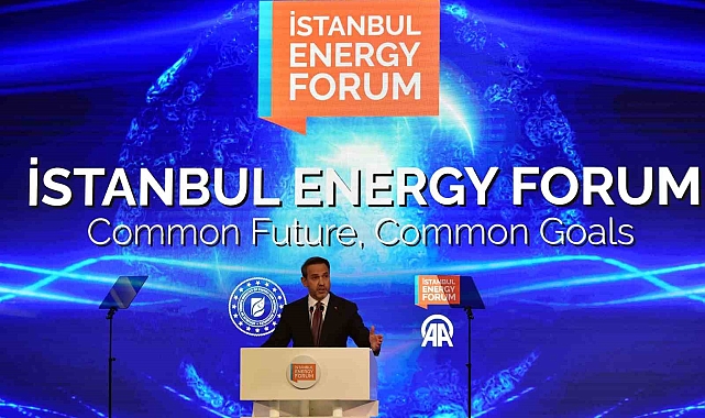 Bakan Bayraktar: ''Türkiye'deki tüm hanelerin elektrik ihtiyacını rüzgar ve güneş enerjisi ile karşılar hale geldik''