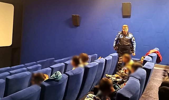Erzincan polisi sevgi evlerinde kalan çocukları sevindirdi