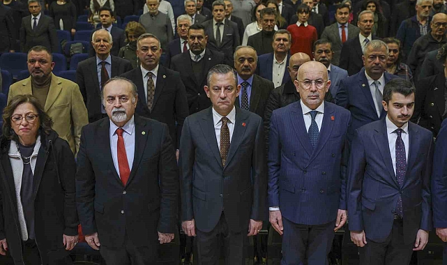 CHP Genel Başkanı Özel: "Cumhuriyet tarihinde ilk kez asgari ücrete zam değil indirim yaptılar"