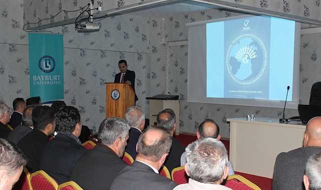 Demirözü'nde düzenlenen konferansla insan haklarına dikkat çekildi