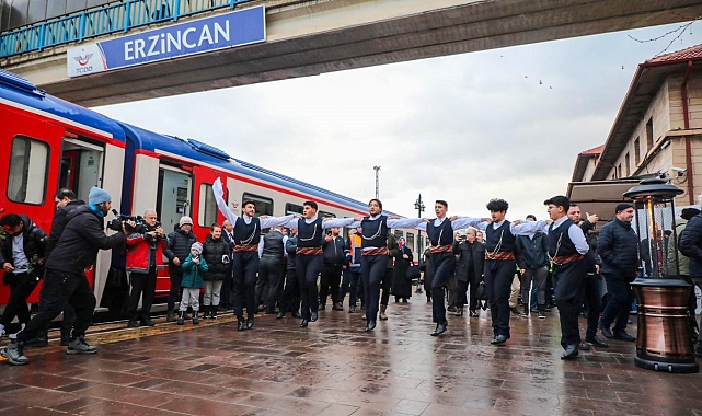 Turistik Doğu Ekspresi'ne Erzincan'da sıcak karşılama