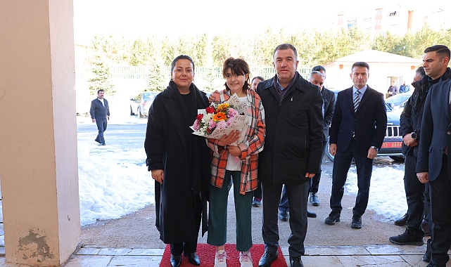 Vali Eldivan, Engelsiz Yaşam Merkezi'ni ziyaret etti