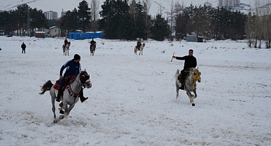 -15 derecede ciritle askere uğurlandı