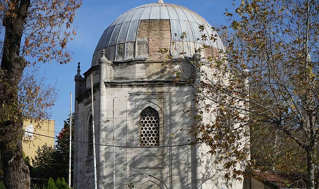 458 yıllık Gazi Kara Ahmet Paşa Külliyesi'nin kurşunları döküldü, sebilini inşaat firması kullanıyor
