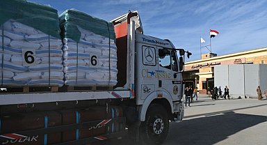 BM: "Ateşkesin ilk gününde 630 insani yardım tırı Gazze Şeridi'ne girdi"